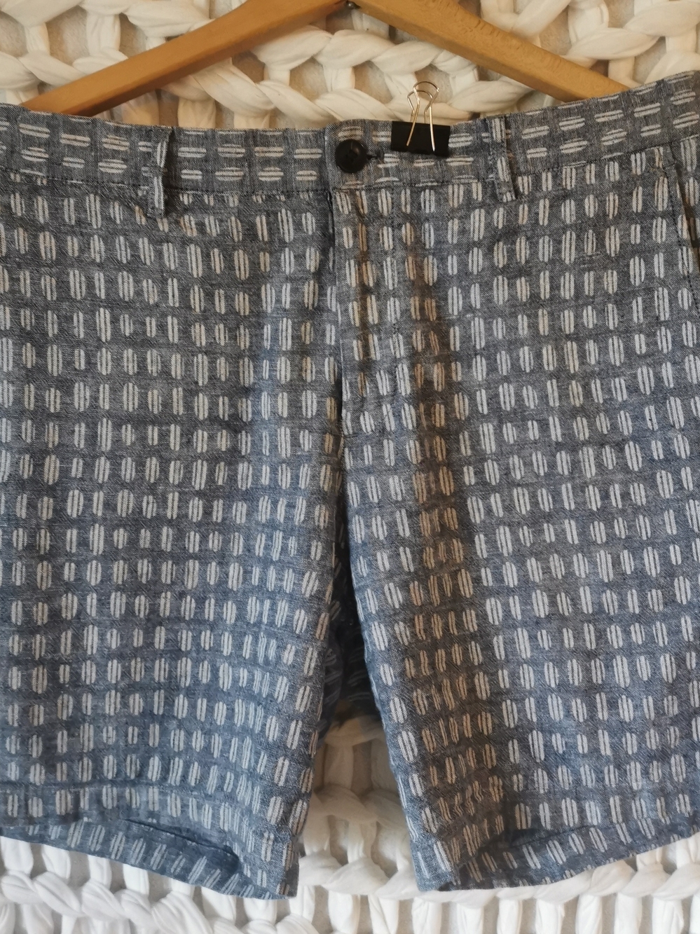 Club Monaco Women's Blue Geometric Dash Print Linen Blend Shorts - Size 31